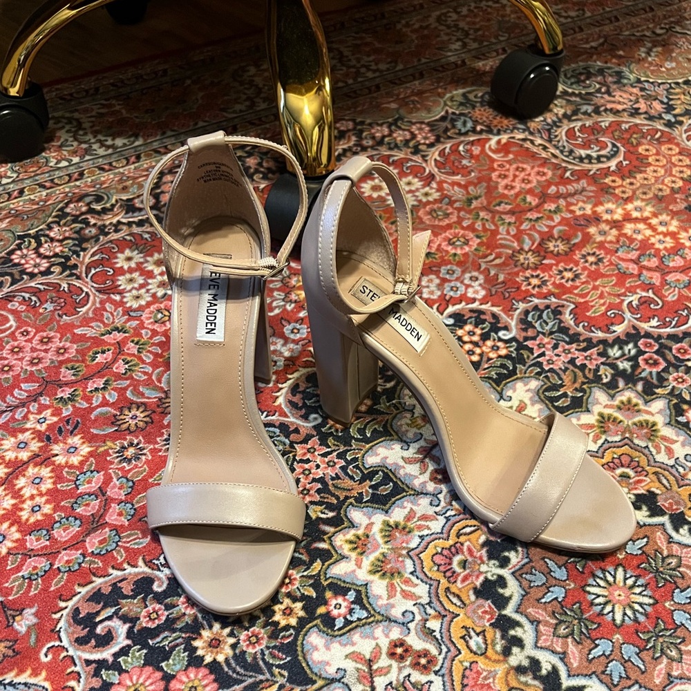 Steve Madden Carrson nude block heel
